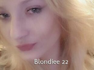 Blondiee_22