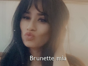 Brunette_mia