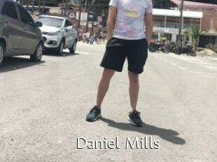 Daniel_Mills