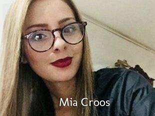 Mia_Croos