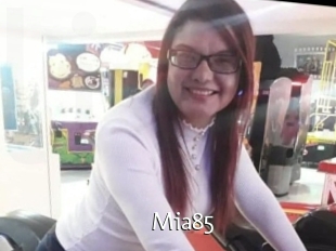 Mia85