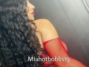 Miahotbobbs19
