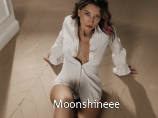 Moonshineee