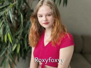 Roxyfoxyy