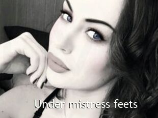 Under_mistress_feets