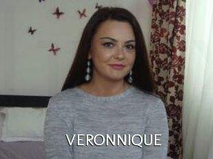 VERONNIQUE_
